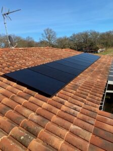 Installation de panneaux photovoltaïques Systovi kw avec optimisation du ballon d'eau chaude à Herm