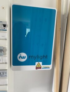 installation de panneaux photovoltaiques systovi kw mylight avec stockage virtuel a goos